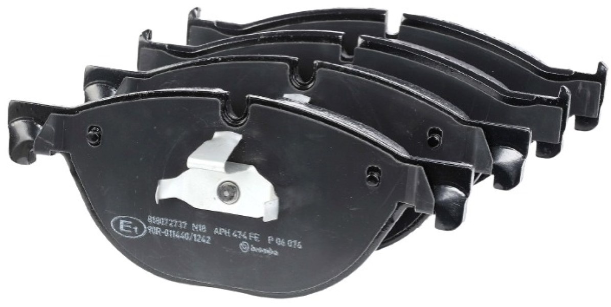 Комплект тормозных колодок Brembo P 06 076
