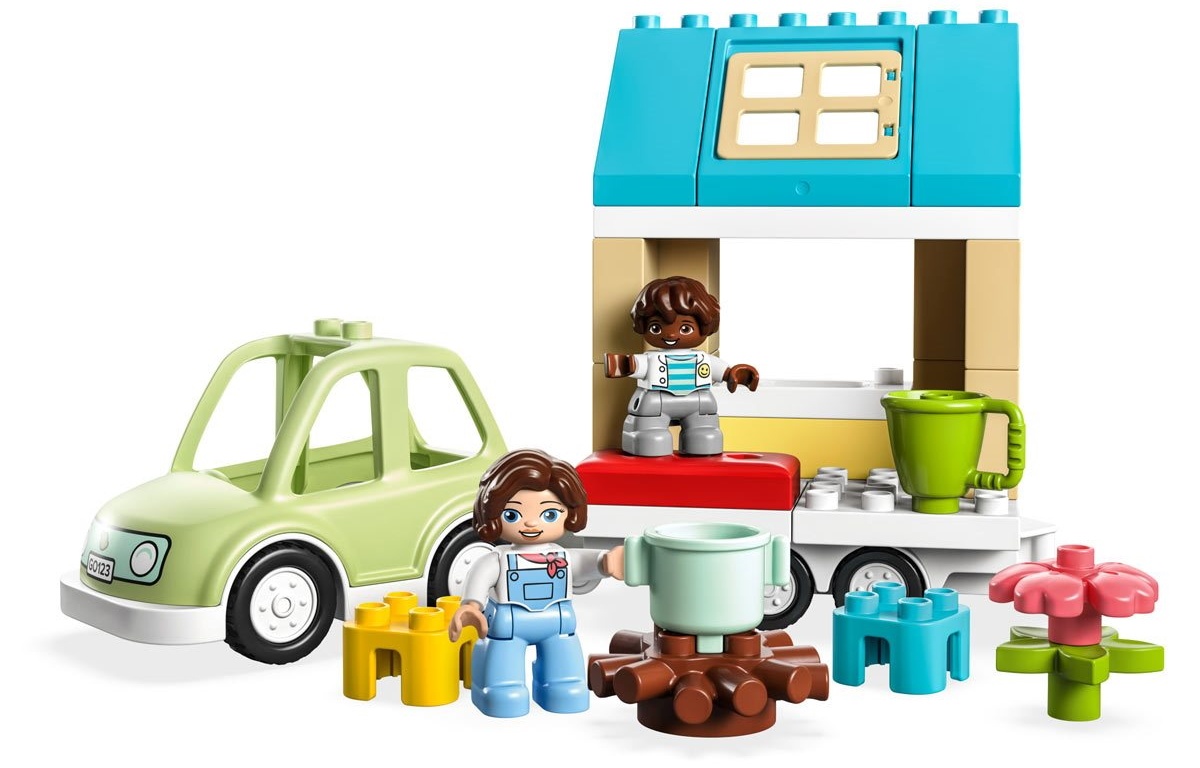 Set de construcție Lego Duplo: Family House on Wheels (10986)