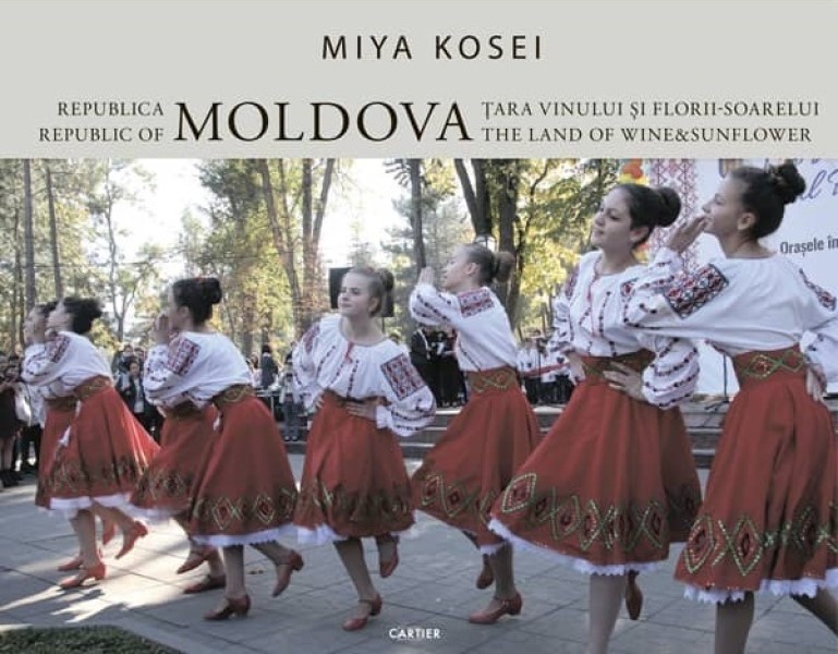 Cartea Republica Moldova. Tara vinului si a florii-soarelui (9789975866590)