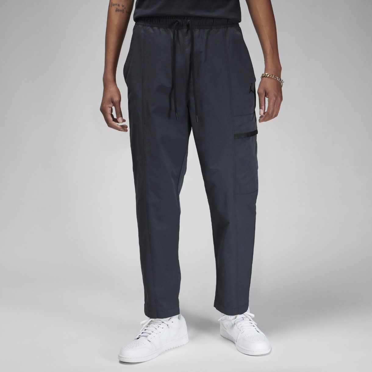 Мужские спортивные штаны Nike M Jordan Ess Woven Pant Black, s.XL