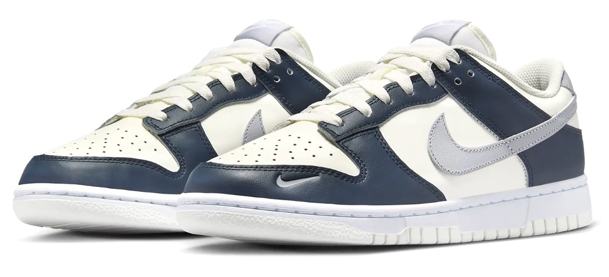 Кеды женские Nike W Dunk Low Sail/White/Armoury Navy/Wolf Grey, s.40
