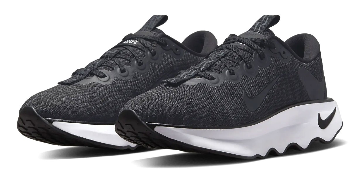Кроссовки женские Nike Motiva Black/Anthracite/White, s.38.5