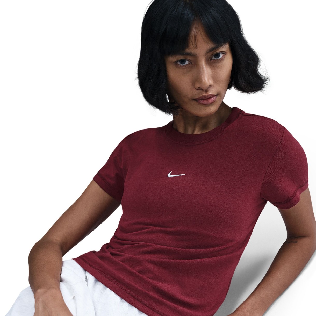 Женская футболка Nike W Nsw Chll Knt Md Crp Gls Team Red, s.S