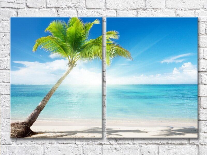Pictură ArtPoster Palm tree on the beach against the background of the sea (3453777)