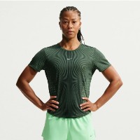 Женская футболка Nike Swift Aero-Fit Black/Light Green Spark, s.L