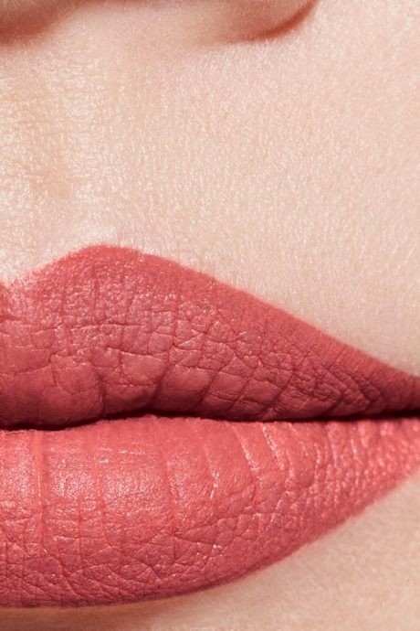 Ruj de buze Chanel Rouge Allure Velvet Luminous Matte 69 Abstrait