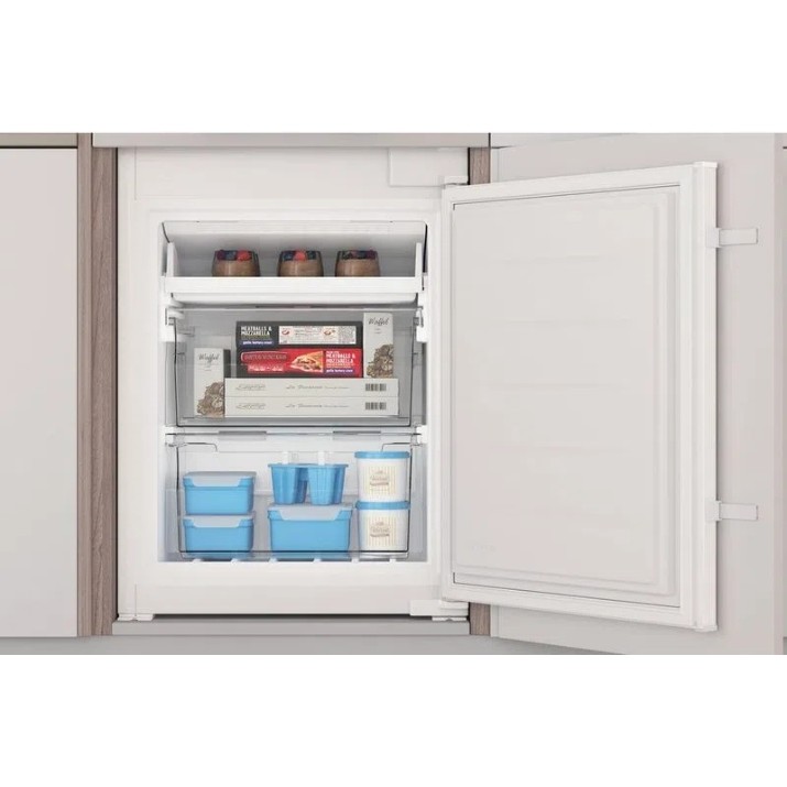 Встраиваемый холодильник Indesit INC20T321EU