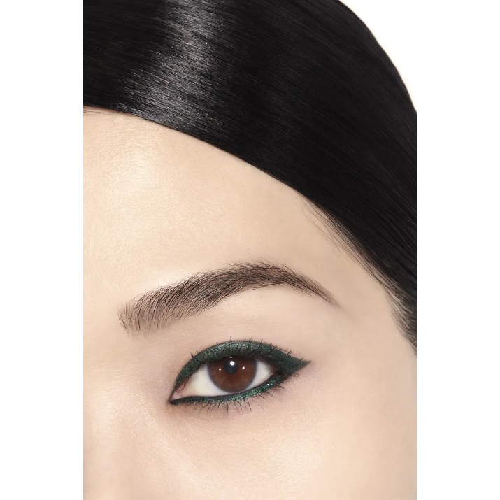 Creion pentru ochi Chanel Stylo Yeux Waterproof 46 Vert Emeraude