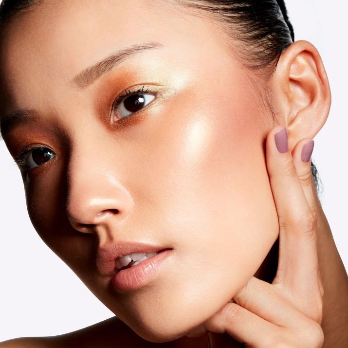 Iluminator MAC Extra Dimension Skinfinish Glow With It