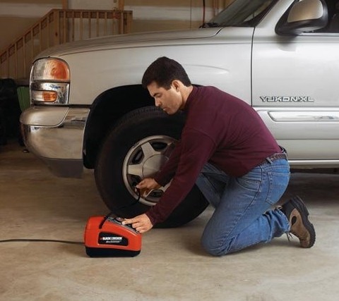 Автокомпрессор Black&Decker ASI300