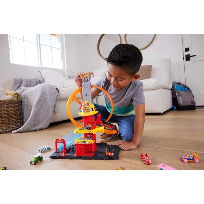 Детская игровая дорога Hot Wheels Super Loop Fire Station (HKX41)