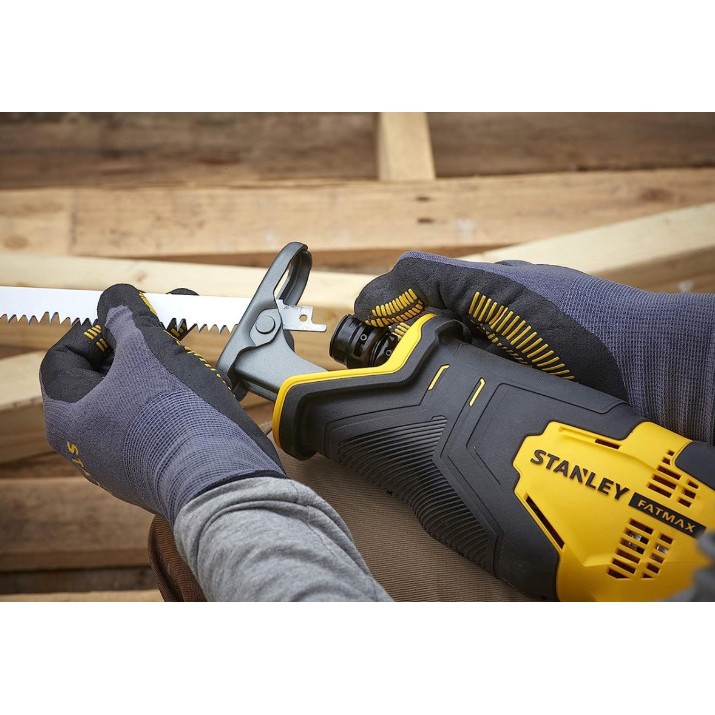Fierăstrău sabie Stanley SFMCS300B-XJ