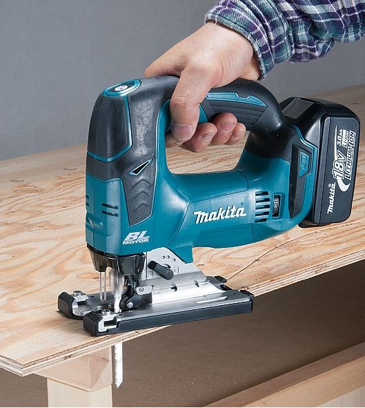 Fierăstrău pentru decupat Makita DJV182Z