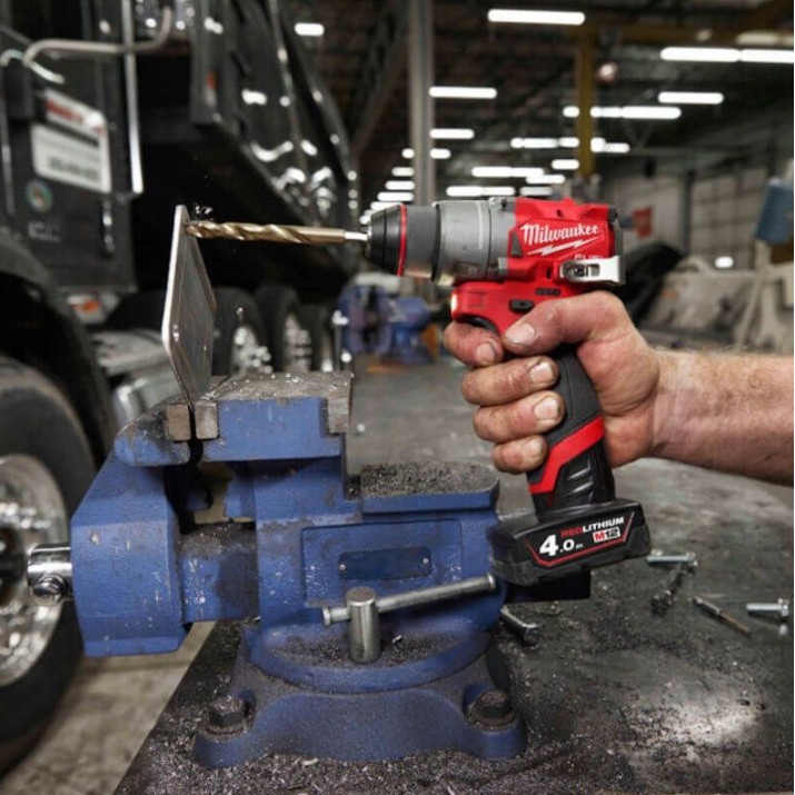 Шуруповерт Milwaukee M12FDD2-202X (4933479873)