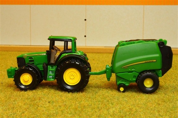 Tractor Siku John Deere Tractor with Baler (1665)