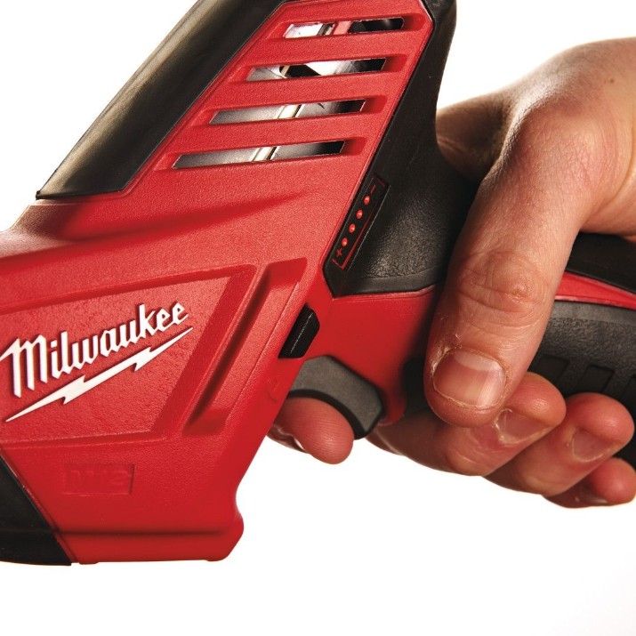 Fierăstrău sabie Milwaukee C12 HZ-202C (4933441195)