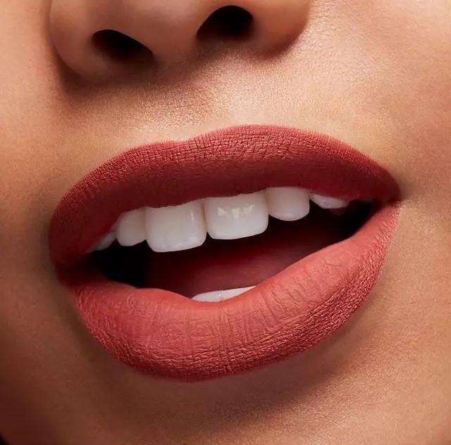 Помада для губ MAC Locked Kiss Ink Lipcolour Emphatic