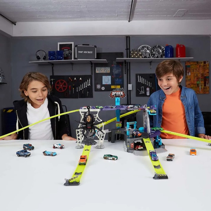 Детская игровая дорога Hot Wheels Metal Machines 6725