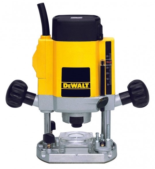 Фрезер DeWalt DW615-QS