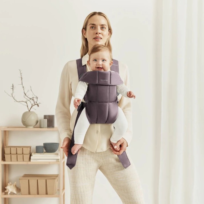 Marsupiu pentru copii BabyBjorn Mini Dark Purple (021034E1)