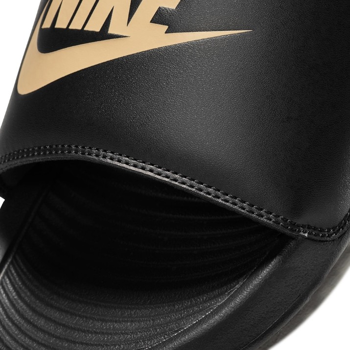 Шлёпанцы мужские Nike Victori One Slide Black/Metallic Gold, s.44
