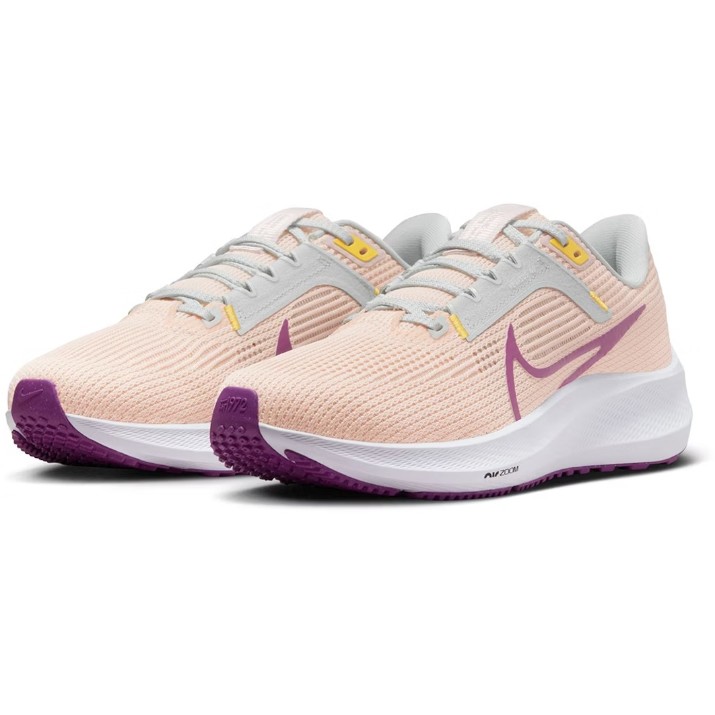 Adidași pentru dame Nike W Air Zoom Pegasus 40 Guava Ice/Amber Brown/Photon Dust/Vivid Purple, s.40.5