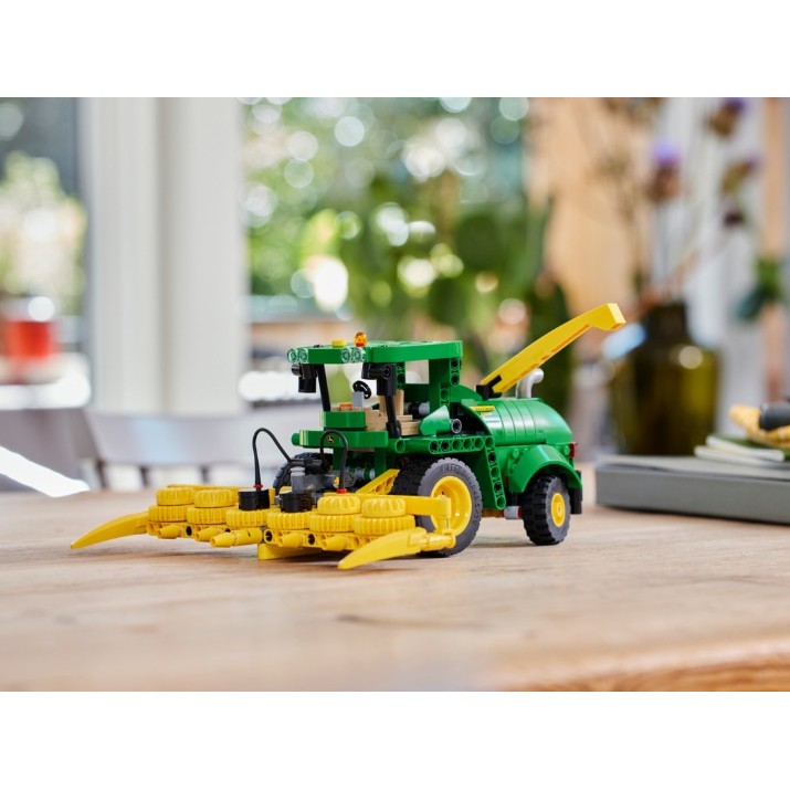 Set de construcție Lego Technic: John Deere 9700 Forage Harvester (42168)
