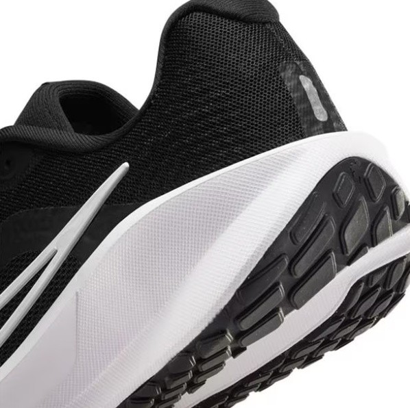 Adidași pentru dame Nike W Downshifter 13 Black/Dark Smoke Grey/White, s.38.5
