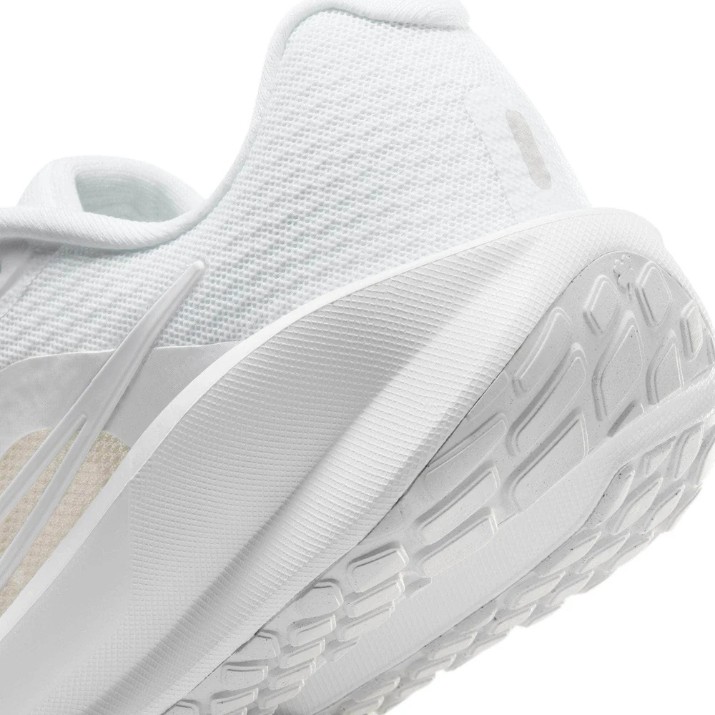 Кроссовки женские Nike W Downshifter 13 White/Platinum Tint, s.41
