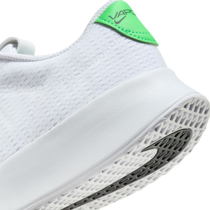 Adidași pentru dame Nike W Vapor Lite 2 Hc White/Poison Green/Black, s.40