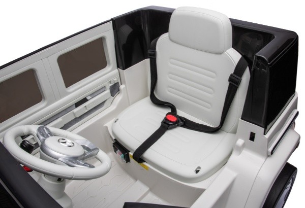 Mașinuța electrica KidsCar Mercedes Benz EQG White (8010318-2R)