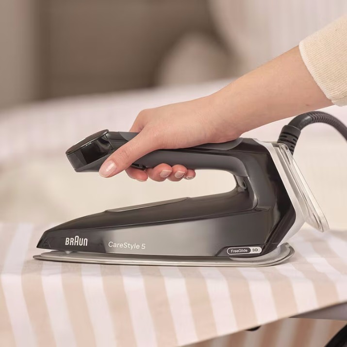 Утюг с парогенератором Braun IS 5249 BK