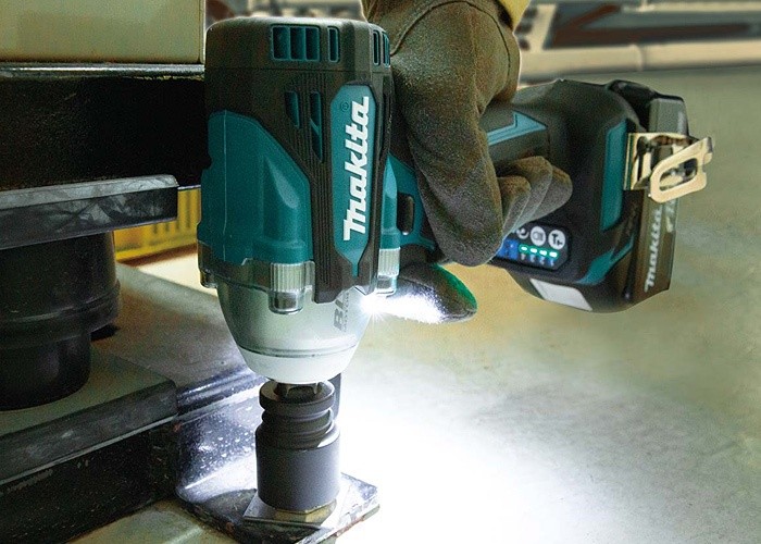 Mașină de înșurubat cu impact Makita DTW301Z