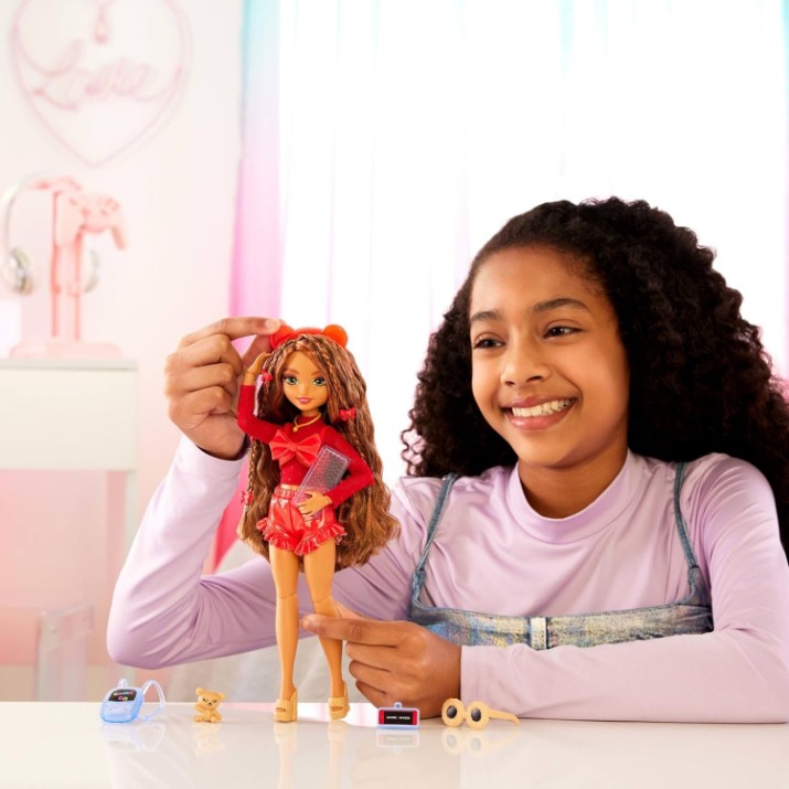 Păpușa Barbie Dream Besties Teresa (HYC23)