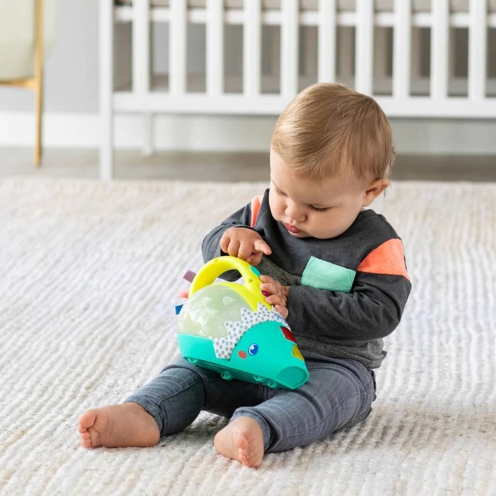 Пылесос Infantino Light-Up Mini-Vac(307015)