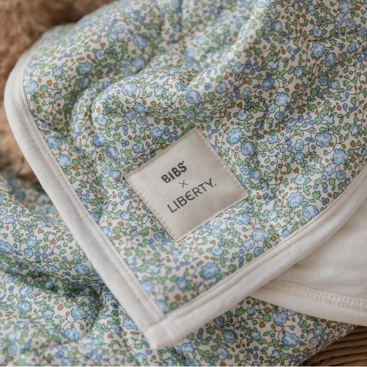 Plapumă pentru bebeluși BIBS Liberty Chamomile Lawn Baby Blue (942612231)