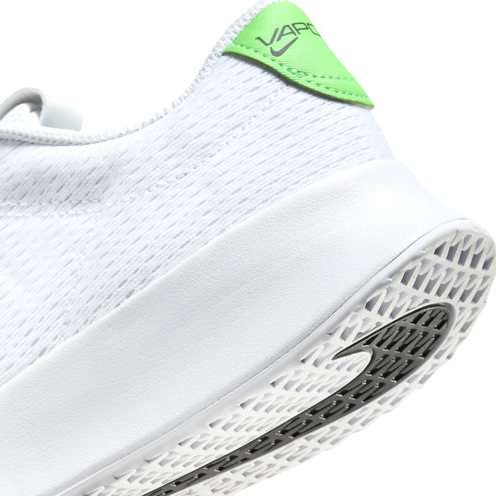 Кроссовки женские Nike W Vapor Lite 2 Hc White/Poison Green/Black, s.40.5