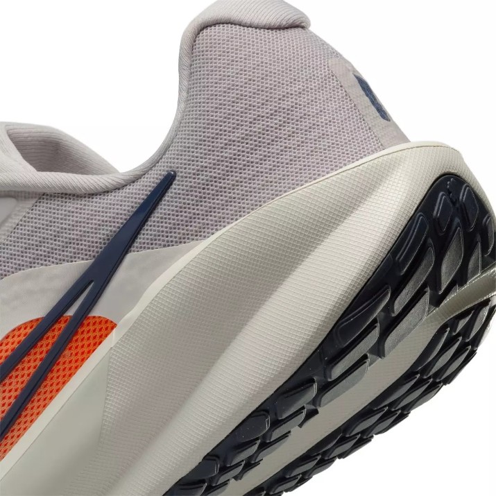 Кроссовки мужские Nike Downshifter 13 Light Iron Ore/Total Orange/Sail/Thunder Blue, s.43