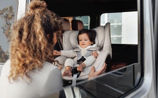 Scaun auto pentru copii Britax-Romer Dualfix 5Z with Vario Base 5Z Linen Grey