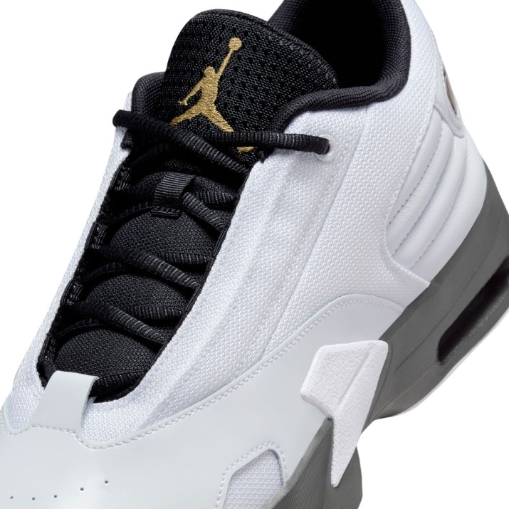 Кроссовки мужские Nike Jordan Max Aura 6 White/Black/Metallic Gold, s.41