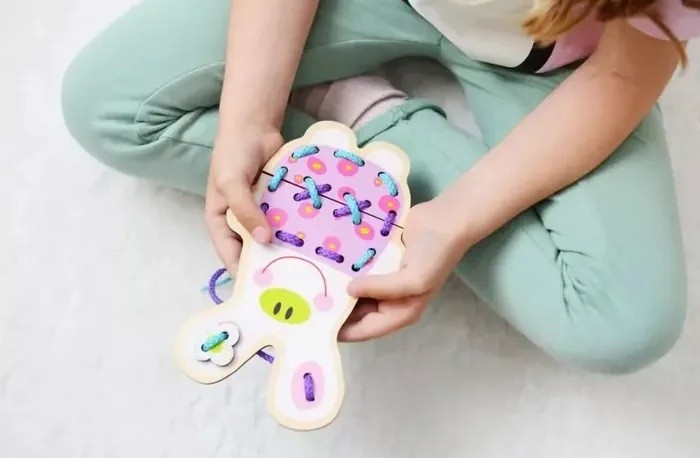 Игра-шнуровка Tooky Toy Lacing Animals 5in1 (TL417)