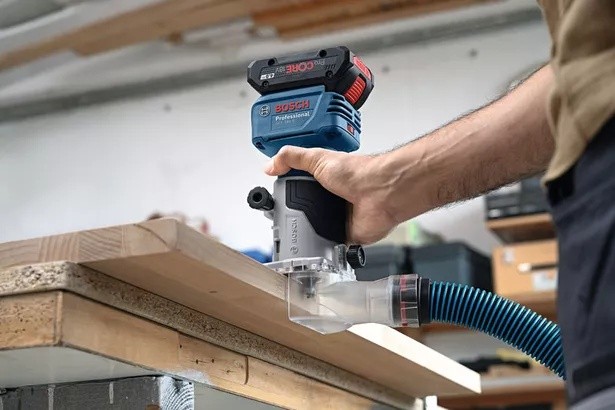 Фрезер Bosch GLF 18V-8 (B06016C6020)