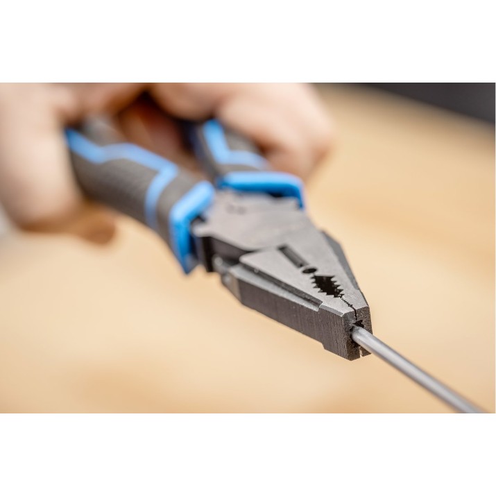 Плоскогубцы Hoegert HT1P245