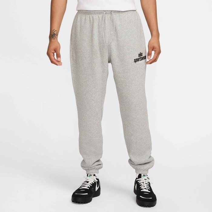 Pantaloni spotivi pentru bărbați Nike M Nk Club Bb Cf Pant Nsw Gfx Dark Grey Heather/Light Smoke Grey/Black, s.M