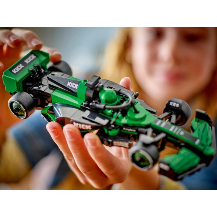 Set de construcție Lego Speed Champions: KICK Sauber F1® Team C44 Race Car (77247)