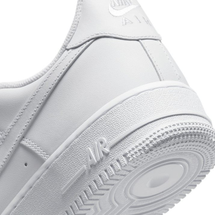 Ghete pentru bărbați Nike Air Force 1 07 White, s.40