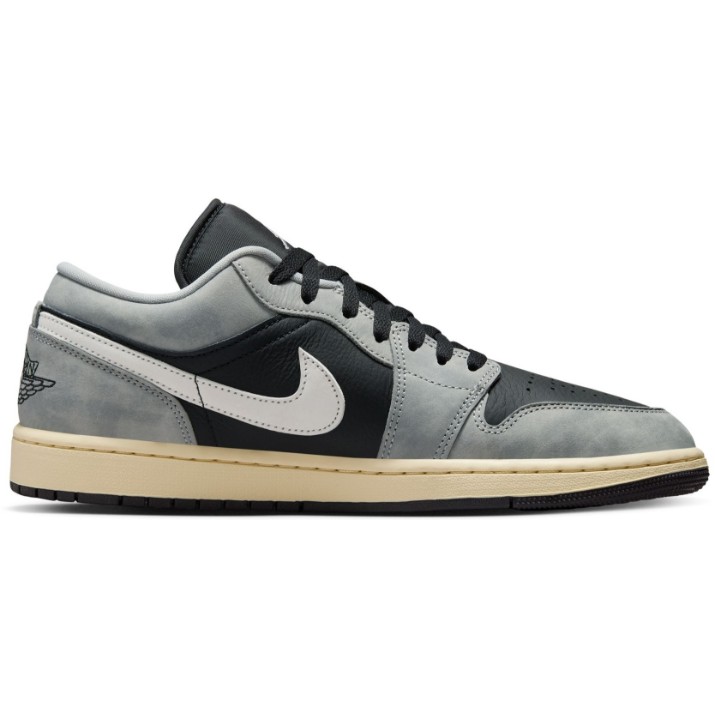 Кеды мужские Nike Air Jordan 1 Low Se Light Smoke Grey/Sail/Muslin/Black, s.40