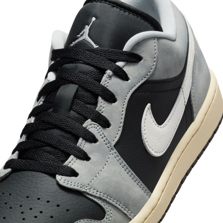 Ghete pentru bărbați Nike Air Jordan 1 Low Se Light Smoke Grey/Sail/Muslin/Black, s.42