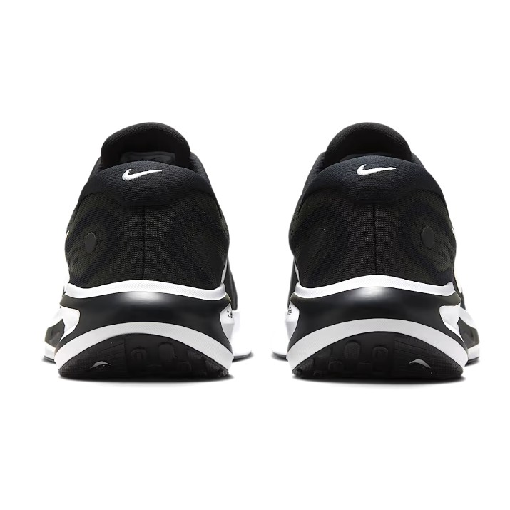 Кроссовки женские Nike Journey Run Black/White, s.36.5