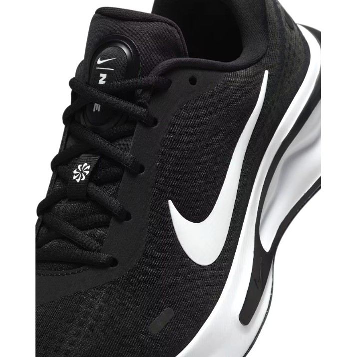 Кроссовки женские Nike Journey Run Black/White, s.37.5
